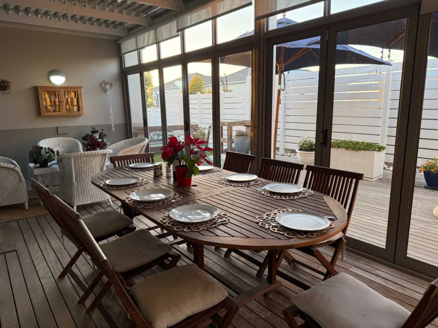 2 Bedroom Property for Sale in Plattekloof Western Cape